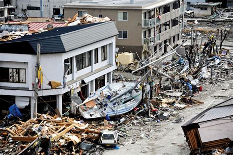 Tōhoku jordbävningen 2011: En Naturkatastrof med Utåtagerande Konsekvenser för Japans Energigård och Samhällssystem